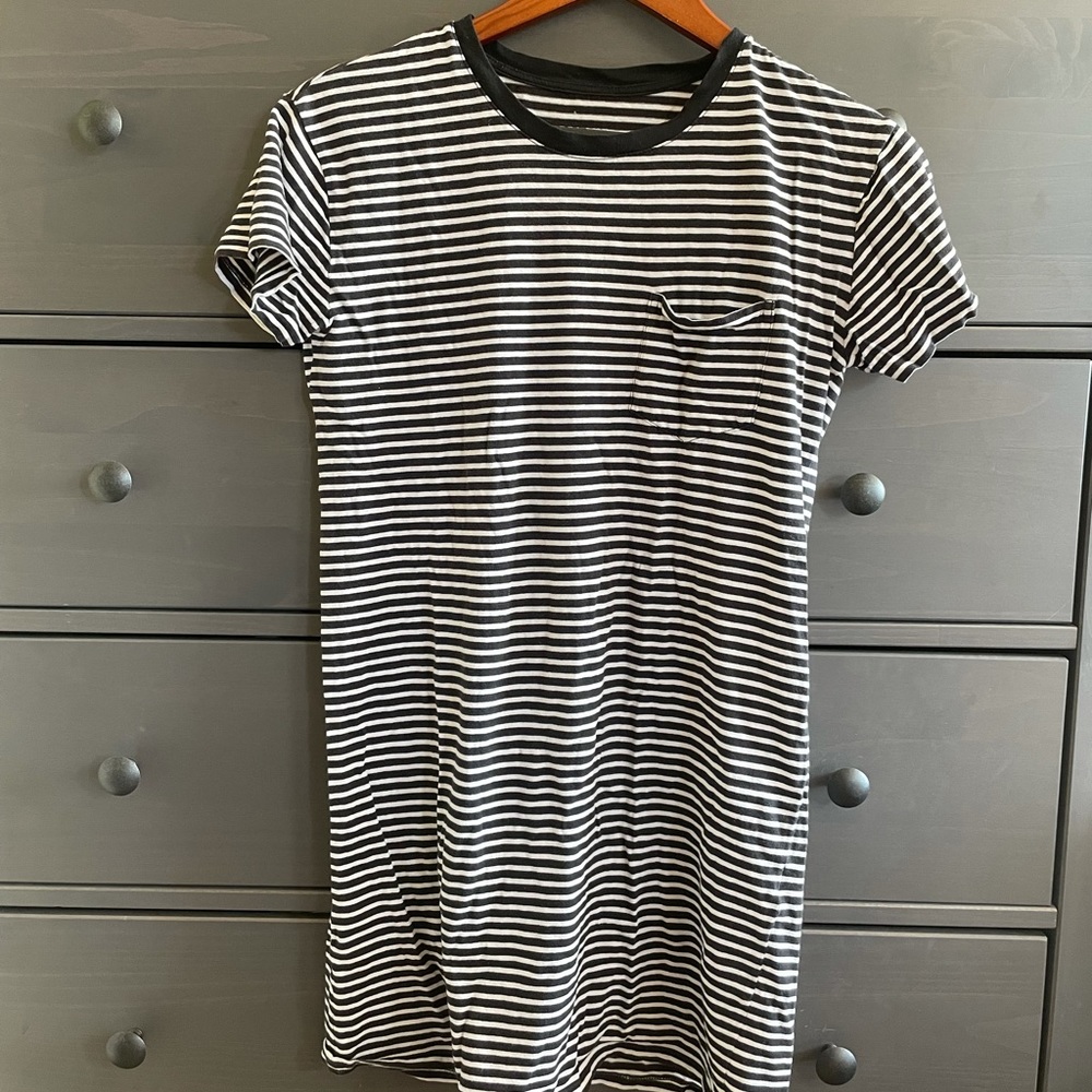 FREE SHIPPING 🖤Everlane striped t shirt dress
